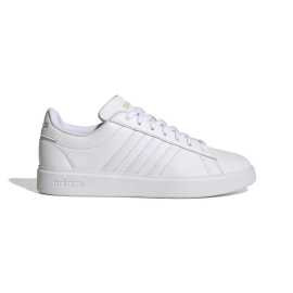 adidas Grand Court 2.0 Shoes 36 2/3. Pohodlný, nadčasový a klasický model vyrobený čiastočne z recyklovaných materiálovAk hľadáš jeden univerzálny pár tenisiek, máš vybrané. Tieto topánky adidas Grand Court s klasickými 3 prúžkami ti dodajú výrazný elegantný vzhľad. Odpruženie Cloudfoam Comfort ti zabezpečí mäkké došľapy. Tieto tenisky sa hodia ku každému outfitu aj každej príležitosti. Zvršok je vyrobený z rôznych recyklovaných materiálov a obsahuje najmenej 50 % recyklovanej priadze.Výhody produktu▪ Univerzálny štýl: Klasický dizajn s 3 prúžkami pre elegantný vzhľad.▪ Pohodlné odpruženie: Cloudfoam Comfort pre mäkké došľapy.▪ Kvalitný materiál: Zvršok zo syntetickej kože a textilná podšívka.▪ Udržateľná výroba: Zvršok obsahuje minimálne 50 % recyklovaných materiálov.▪ Odolnosť a stabilita: Gumová podrážka pre dlhodobú výdrž.▪ Všestranné použitie: Hodí sa ku každému outfitu a každej príležitosti.Podrážka - guma  S gumovou podrážkou sa proste nedá nič pokaziť. Dlho vydrží, ľahko sa čistí a má skvelú trakciu.InformácieNano impregnácia Star Laces. Na trhu je veľa produktov s takzvanou nano technológiou, ale len máloktorý má taký vysoký podiel účinných látok ako nano impregnácia Star Laces. Preukázaná účinnosť tejto nano impregnácie bola testovaná na všetky druhy obuvi, športového a outdoorového oblečenia, rukavíc, čiapok, tašiek, batohov, dáždnikov a stanov. Prihoď si jednu do košíka tu.