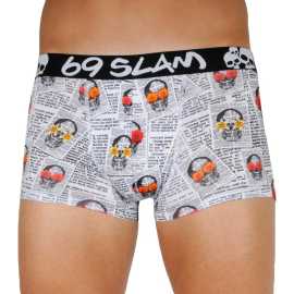 Pánske boxerky 69SLAM hip newspaper (MSYNSK-PO) XL, trenky. Pánske boxerky 69SLAM - štýl, ktorý vás nenechá chladnými
Vstúpte do sveta, kde sa pohodlie stretáva s originalitou! Pánske boxerky 69SLAM s predĺženými nohavičkami prinášajú nielen výnimočné pohodlie, ale aj neprehliadnuteľný dizajn, hravé vzory a výrazné farby. Či už hľadáte spodnú bielizeň na každodenné nosenie, šport alebo ako štýlový doplnok na voľný čas, v týchto boxerkách určite zažiarite.
Mikrovlákno, ktoré vás presvedčí na prvý dotyk
Boxerky sú vyrobené z umelých vlákien (kombinácia polyesteru a spandexu) - táto zmes vytvára dokonale mäkký, pružný a prispôsobivý materiál. Mikrovlákno je známe svojou výnimočnou jemnosťou a vysokou elasticitou, vďaka čomu sa boxerky dokonale prispôsobia vašej postave a zostanú na svojom mieste po celý deň. Okrem toho je hypoalergénne, nedráždi pokožku a je mimoriadne odolné voči baktériám.
Výrazný dizajn a premyslený strih na aktívne dni
Boxerky 69SLAM vás na prvý pohľad zaujmú svojím jedinečným vzhľadom, originálnymi vzormi a príjemnými farbami. Kontrastné lemy a elastický pás dodávajú boxerkám športový nádych, ktorý je vhodný na aktívny životný štýl aj ako výrazný kúsok pod každodenné oblečenie. Kratšie nohavičky sú ideálnou voľbou, keď potrebujete úplnú voľnosť pohybu alebo pod priliehavé nohavice.
Prečo by boxerky 69SLAM nemali chýbať vo vašom šatníku

Mikrovlákno - ľahké, elastické, rýchloschnúce. Prirodzene antibakteriálny a hypoalergénny materiál.
Kratšie nohavičky, ktoré sa nikde nekrčia.
Výrazný dizajn s originálnymi vzormi.

69SLAM spodná bielizeň, ktorá vám zdvihne náladu
69SLAM je obľúbená surferská značka z Bali, ktorá oslavuje život, umenie, kreativitu, dizajn a farby v každom detaile. Je bez hanby provokatívna, má inšpirovať k zábave a viesť k zrodu novej generácie rebelov. Či už ide o nohavičky, boxerky, podprsenky alebo plavky, 69SLAM vám umožní slobodne sa vyjadriť a žiť naplno. Dajte vyniknúť svojej individualite a ukážte všetkým, že nuda nemá vo vašom živote miesto.
Ako sa starať o boxerky 69SLAM
Dodržiavaním týchto jednoduchých krokov zabezpečíte, že vaše boxerky 69SLAM budú dlho vyzerať krásne, funkčné a pohodlné.

Pranie: Odporúčame ručné pranie vo vlažnej vode. Vyhneš sa tak poškodeniu jemných vlákien a zachováš elasticitu aj farebnú stálosť.


Sušenie: Nesuš v sušičke. Ideálne je nechať bielizeň voľne uschnúť na tienistom mieste. Priame slnko môže spôsobiť vyblednutie farieb.


Žehlenie: Nežehliť. Materiál je nekrčivý a žehlenie nie je potrebné - navyše by vysoké teploty mohli poškodiť vlákna.

Tip: Vaša obľúbená spodná bielizeň si zaslúži šetrné zaobchádzanie. A pretože chceme, aby dlho vydržala, ponúkame aj množstvo doplnkov na pranie, ktoré udržia materiál dokonale čistý a chránený.