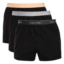 3PACK pánske trenky Calvin Klein viacfarebné (NB4267-3ZK) S, trenírky. Luxusný komfort s nádychom minimalizmu v pánskych trenkách Calvin Klein
Doprajte si každodennú dávku pohodlia a štýlu s pánskymi trenkami Calvin Klein. Tento ikonický kúsok minimalistického spodného prádla kombinuje klasický štýl s modernou eleganciou a stane sa neoddeliteľnou súčasťou vášho šatníka. Perfektná voľba pre mužov, ktorí hľadajú kvalitu, pohodlie a štýl v jednom.
Prémiový materiál pre maximálne pohodlie
Trenky Calvin Klein sú vyrobené z pohodlnej zmesi bavlny, ktorá zaisťuje výnimočnú mäkkosť, priedušnosť a pružnosť. Bavlna je skvelou voľbou pre citlivú pokožku a zaisťuje pohodlný pocit po celý deň.
Nadčasový dizajn s dôrazom na detail
Klasické farby sú elegantné a univerzálne, vďaka čomu sú skvelým doplnkom šatníka mužov všetkých vekových kategórií. Vytkávaná guma s charakteristickým logom Calvin Klein dodáva boxerkám luxusný vzhľad a zároveň zabezpečuje pohodlné nosenie bez zarezávania. Prirodzene sa prispôsobujú tvaru tela, neobmedzujú pohyb a poskytujú vám slobodu aj pri dlhodobom sedení. Jednoduchý, ale výrazný štýl vás nebude nudiť ani po rokoch nosenia – presne tak, ako by ste od tejto značky očakávali.
Prečo si zamilujete trenky Calvin Klein

Prémiový materiál: Kombinácia bavlny a elastanu zaisťuje pohodlný pocit, vynikajúcu priedušnosť a perfektné padnutie.
Štýlový a nadčasový dizajn: Jemná sivá farba doplnená ikonickým tkaným elastickým pásom s logom Calvin Klein dodá vášmu outfitu nádych luxusu aj v bežných situáciách.
Všestranné použitie: Vďaka voľnejšiemu strihu sú ideálne na každodenné nosenie, relaxovanie doma, spanie a pohodlné sedenie v práci.

Spodná bielizeň Calvin Klein je obľúbená u ľudí po celom svete
Pánska spodná bielizeň Calvin Klein je základným kameňom módneho priemyslu. Pánske trenky sú dôkazom toho, že Calvin Klein vie skombinovať kvalitu so štýlom. Za viac ako 50 rokov svojej existencie táto značka dokázala, že málokto jej môže konkurovať na trhu so spodnou bielizňou. Ak chcete spodnú bielizeň, na ktorú sa môžete spoľahnúť v každej situácii, potom chcete spodnú bielizeň Calvin Klein.
 
Ako sa starať o trenky Calvin Klein
Aby vaša obľúbená spodná bielizeň zostala dlho v perfektnom stave, odporúčame dodržiavať tieto pokyny na údržbu.

Pranie: Trenky perte pri teplote 30 °C s jemným pracím prostriedkom určeným na bavlnu. Vyhnite sa bielidlu a agresívnym čistiacim prostriedkom, ktoré by mohli poškodiť tkaninu a farbu.
Sušenie: Trenky môžete sušiť v sušičke pri nízkej teplote. Pre ešte lepšiu starostlivosť ich nechajte sušiť na vzduchu, najlepšie mimo priameho slnečného žiarenia, aby farba zostala krásna po dlhú dobu.
Žehlenie: V prípade potreby môžete trenky žehliť. Nastavte žehličku na nízku až strednú teplotu vhodnú pre bavlnu. Odporúčame žehliť naruby, aby nedošlo k poškodeniu potlače loga.

Tip: Nájdenie obľúbeného spodného prádla môže byť niekedy zdĺhavý proces, preto chceme, aby vaše obľúbené kúsky vydržali čo najdlhšie. Preto u nás nájdete aj množstvo skvelých pomôcok na pranie spodného prádla, ako sú vrecká a vrecia na pranie jemných odevov.