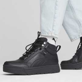 Puma Tarrenz SB III Puretex 44,5. Zimný štýl, ktorý nepremokne  Pánske členkové topánky PUMA Tarrenz SB III PureTex sú ideálnou voľbou na chladné dni, keď potrebujete mať nohy v teple, suchu a pohodlí. Vodoodolný syntetický zvršok a technológia PureTex vás ochránia pred nepriaznivými vplyvmi, zatiaľ čo ľahká medzipodrážka CMEVA poskytuje pohodlie a odpruženie pri každom kroku. Gumová podrážka sa postará o spoľahlivú trakciu na všetkých povrchoch a výrazný prúžok PUMA Formstrip vyrazený na bokoch dodáva topánkam ikonický vzhľad. Výhody  Vodoodolný syntetický zvršok: Chráni pred vlhkosťou a zimnými podmienkami. Technológia PureTex. Ľahká medzipodrážka CMEVA: Poskytuje odpruženie a pohodlie. Gumová podrážka: Spoľahlivá trakcia na rôznych povrchoch. Ikonický pásik PUMA Formstrip dodáva štýl.   S modelom PUMA Tarrenz SB III PureTex zvládnete každé zimné dobrodružstvo v pohodlí a s istotou, že vás počasie nezastaví!Vrch - syntetická koža  Vyznačuje sa dobrou prispôsobivosťou a skvelou odolnosťou. Po pár noseniach sa topánky trošku roztiahnu a spohodlnia. Koža je navyše skvelá v odolnosti a dobre sa udržuje.Medzipodrážka CMEVA je skvelý materiál medzipodrážky tenisiek, ktorý kombinuje pohodlie a odolnosť. Je taká ľahká, že pri behu nebudete mať pocit, že máte obuté topánky, ale skôr akoby ste kráčali po mäkkých obláčikoch. Takže ak sa vám niekedy zdá, že by ste mohli bežať rýchlejšie, možno je to preto, že máte na nohách CMEVA, a nie staré "chlebové" topánky!Podrážka - guma  S gumovou podrážkou sa proste nedá nič pokaziť. Dlho vydrží, ľahko sa čistí a má skvelú trakciu.Technológia PureTex je akási neviditeľná ochranná vrstva na topánkach, ktorá pôsobí ako štít proti vode a vetru. Zabezpečuje, že vaše nohy zostanú v suchu, aj keď sa počasie rozhodne dať vám zabrať. A čo viac? Táto technológia dýcha! Takže už žiadne zaparené nohy, len pohodlie a ľahkosť, nech vás vaše cesty zavedú kamkoľvek.