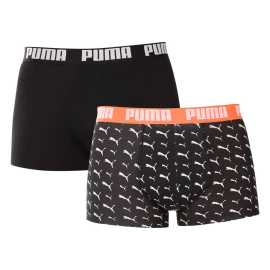 2PACK pánske boxerky Puma viacfarebné (701228952 004) L, trenky. Pánske boxerky Puma prinášajú pohodlie a štýl na každý deň
Užite si dokonalú kombináciu pohodlia a moderného štýlu s pánskymi boxerkami Puma. Vďaka kvalitnému materiálu a nadčasovému dizajnu sú ideálne na každodenné nosenie, či už do práce, na šport, alebo len na relax doma. Boxerky Puma potešia každého muža, ktorý hľadá jednoduchý vzhľad a maximálnu kvalitu pre svoje pohodlie.
Kvalitný materiál, ktorý vás nesklame
Boxerky sú vyrobené z prvotriednej bavlnenej zmesi s prímesou elastanu, ktorá zaručuje ich mäkkosť, priedušnosť a pružnosť. Bavlnený základ poskytuje príjemný pocit na pokožke, zatiaľ čo elastan zaručuje, že boxerky sa prispôsobia vášmu telu a zachovajú si svoj tvar aj po opakovanom nosení.
Moderný dizajn a presný strih na každodenné nosenie
Nadčasové farebné prevedenie si nájde miesto v šatníku každého štýlového muža. Elastický pás s logom Puma dodáva boxerkám mierne športový vzhľad. Dlhšie nohavice zaručujú pohodlie a podporu počas celého dňa, či už vás čaká dlhý deň v kancelárii alebo za volantom, alebo náročnejšie športové aktivity. Praktický strih umožňuje voľnosť pohybu a je vhodný na aktívny životný štýl aj voľné chvíle.
Prečo si kúpiť boxerky Puma

Štýlový a moderný dizajn: Minimalistický vzhľad s pohodlným elastickým pásom dodáva boxerkám elegantný štýl vhodný pre každého muža.
Kvalitný materiál: Zmes bavlny a elastanu poskytuje mäkkosť, priedušnosť a odolnosť, takže boxerky sa dokonale prispôsobia vášmu telu a dlho vydržia.
Presný strih a dokonalá podpora: Dlhšie nohavice poskytujú dostatočné krytie a zabraňujú odieraniu stehien.

Spodná bielizeň Puma sa hodí nielen športovcom
Značka Puma je známa po celom svete vďaka svojmu oblečeniu a spodnej bielizni, ktorú nosia slávni športovci. Ponožky, tričká, podprsenky alebo boxerky Puma však môžete nosiť nielen do posilňovne, ale na všetky príležitosti, hanbu vám neurobia ani na výlete či v práci. Nech už si vyberiete akýkoľvek kúsok, môžete sa tešiť na pohodlný materiál a precízny strih, ktorý vám ľahko padne.
Ako sa starať o boxerky Puma
Aby vám nové boxerky dlho vydržali, odporúčame dodržiavať tieto pokyny.

Pranie: Odporúčame prať pri maximálnej teplote 40 °C, aby sa zachovala kvalita materiálu.
Žehlenie: Nežehlite, aby ste nepoškodili elastické vlákna.
Sušenie: Neodporúča sa používať sušičku, aby boxerky nestratili svoju pružnosť a tvar.

Tip: Hľadanie obľúbenej spodnej bielizne môže byť beh na dlhé trate, preto chceme, aby vám obľúbené kúsky dlho vydržali. Preto tu nájdete aj množstvo skvelých pomôcok na pranie spodnej bielizne, ako sú pracie papiere a vrecká na jemnú bielizeň.