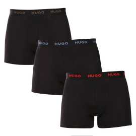 3PACK pánske boxerky HUGO čierne (50532613 972) L, trenky. Prémiové pohodlie a minimalistický štýl v pánskych boxerkách HUGO
Stavte na nadčasovú eleganciu a špičkový komfort s pánskymi boxerkami HUGO. Tento štýlový kúsok spodnej bielizne kombinuje jednoduchý dizajn, prémiové materiály a kvalitné spracovanie, aby ste sa cítili sebaisto každý deň. Či už idete do práce, na rande alebo do posilňovne, boxerky HUGO vás nesklamú.
Materiál, ktorý vám dokonale padne
Kombinácia vysokokvalitnej bavlny s prímesou elastanu zaručuje optimálnu kombináciu pohodlia a pružnosti. Bavlna je príjemná na dotyk, priedušná a jemná k pokožke, zatiaľ čo elastan zaručuje, že boxerky sa dokonale prispôsobia vášmu telu, netlačia a nekrčia - naopak, zvýraznia vaše prednosti a dodajú vám sebavedomie.
Štýl, ktorý hovorí sám za seba
Striedma farebnosť je vhodná pre všetkých mužov, ktorí nemajú radi módne výstrelky. Minimalistický dizajn s moderným nádychom doplní každý outfit. Elastický pás je pohodlný a udrží boxerky na svojom mieste. Boxerky majú dlhšie nohavičky, ktoré zabraňujú zhŕňaniu a poskytujú oporu pri akejkoľvek aktivite. Tento strih je ideálnou voľbou na bežné nosenie, sedavé zamestnanie, cvičenie a cestovanie.
Prečo si zamilujete boxerky HUGO

Prvotriedny materiál v kombinácii bavlny a elastanu.
Elegantný dizajn v klasických farbách.
Dlhšie nohavičky pre väčšie pohodlie.

Spodná bielizeň Hugo pre milovníkov pohodlia a luxusu
Značka spodnej bielizne Hugo patrí do rodiny odevov Hugo Boss a vyniká kvalitnými materiálmi a precíznym spracovaním. Spodná bielizeň Hugo je určená predovšetkým mladším zákazníkom, ktorým prináša nadčasové strihy v modernom dizajne, plné výrazných farieb a vzorov, ktoré oslovia aj tých najnáročnejších zákazníkov.
Ako sa starať o boxerky HUGO
Aby vaše obľúbené boxerky dlho vydržali, odporúčame dodržiavať tieto tipy.

Pranie: Per je pri teplote 40 °C. Používaj jemné pracie prostriedky bez bielidiel, aby sa zachovala pružnosť a intenzita farieb.
Sušenie: Boxerky môžeš sušiť v sušičke na šetrný program. Vyhni sa vysokým teplotám, ktoré môžu negatívne ovplyvniť elasticitu materiálu.
Žehlenie: Pokiaľ je potrebné, žehli ich naruby pri nižšej teplote. Tým ochrániš potlač aj gumu a predĺžiš životnosť bielizne.

Tip: Staňte sa expertom na údržbu spodnej bielizne vďaka radám v našom článku a doprajte svojim obľúbeným kúskom starostlivosť, ktorú si zaslúžia.