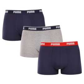 3PACK pánske boxerky Puma viacfarebné (701234187 005) M, trenky. Pánske boxerky Puma prinášajú pohodlie a štýl na každý deň
Užite si dokonalú kombináciu pohodlia a moderného štýlu s pánskymi boxerkami Puma. Vďaka kvalitnému materiálu a nadčasovému dizajnu sú ideálne na každodenné nosenie, či už do práce, na šport, alebo len na relax doma. Boxerky Puma potešia každého muža, ktorý hľadá jednoduchý vzhľad a maximálnu kvalitu pre svoje pohodlie.
Kvalitný materiál, ktorý vás nesklame
Boxerky sú vyrobené z prvotriednej bavlnenej zmesi s prímesou elastanu, ktorá zaručuje ich mäkkosť, priedušnosť a pružnosť. Bavlnený základ poskytuje príjemný pocit na pokožke, zatiaľ čo elastan zaručuje, že boxerky sa prispôsobia vášmu telu a zachovajú si svoj tvar aj po opakovanom nosení.
Moderný dizajn a presný strih na každodenné nosenie
Nadčasové farebné prevedenie si nájde miesto v šatníku každého štýlového muža. Elastický pás s logom Puma dodáva boxerkám mierne športový vzhľad. Dlhšie nohavice zaručujú pohodlie a podporu počas celého dňa, či už vás čaká dlhý deň v kancelárii alebo za volantom, alebo náročnejšie športové aktivity. Praktický strih umožňuje voľnosť pohybu a je vhodný na aktívny životný štýl aj voľné chvíle.
Prečo si kúpiť boxerky Puma

Štýlový a moderný dizajn: Minimalistický vzhľad s pohodlným elastickým pásom dodáva boxerkám elegantný štýl vhodný pre každého muža.
Kvalitný materiál: Zmes bavlny a elastanu poskytuje mäkkosť, priedušnosť a odolnosť, takže boxerky sa dokonale prispôsobia vášmu telu a dlho vydržia.
Presný strih a dokonalá podpora: Dlhšie nohavice poskytujú dostatočné krytie a zabraňujú odieraniu stehien.

Spodná bielizeň Puma sa hodí nielen športovcom
Značka Puma je známa po celom svete vďaka svojmu oblečeniu a spodnej bielizni, ktorú nosia slávni športovci. Ponožky, tričká, podprsenky alebo boxerky Puma však môžete nosiť nielen do posilňovne, ale na všetky príležitosti, hanbu vám neurobia ani na výlete či v práci. Nech už si vyberiete akýkoľvek kúsok, môžete sa tešiť na pohodlný materiál a precízny strih, ktorý vám ľahko padne.
Ako sa starať o boxerky Puma
Aby vám nové boxerky dlho vydržali, odporúčame dodržiavať tieto pokyny.

Pranie: Odporúčame prať pri maximálnej teplote 40 °C, aby sa zachovala kvalita materiálu.
Žehlenie: Nežehlite, aby ste nepoškodili elastické vlákna.
Sušenie: Neodporúča sa používať sušičku, aby boxerky nestratili svoju pružnosť a tvar.

Tip: Hľadanie obľúbenej spodnej bielizne môže byť beh na dlhé trate, preto chceme, aby vám obľúbené kúsky dlho vydržali. Preto tu nájdete aj množstvo skvelých pomôcok na pranie spodnej bielizne, ako sú pracie papiere a vrecká na jemnú bielizeň.