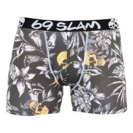Pánske boxerky 69SLAM fit bamboo wild garden (MPBWGN-BB) M, trenky. Pánske boxerky 69SLAM fit bamboo
Bielizeň značky 69SLAM má výhodu oproti konkurencii. Tou výhodou sú luxusné bambusové boxerky vyrobené zlúčením 68 % bambusu, 27 % bavlny a 5 % spandexu do jedného kusu látky. V tomto prípade boxerky vo variante fit sú neuveriteľne príjemné a to nielen na dotyk, ale hlavne pri nosení. Sú také ľahučké, že vlastne ani necítite, že ich máte na tele. A luxusnú bielizeň nemáte cítiť! Vďaka zložke „Bamboo Khun“ majú vlákna prirodzené antibakteriálne a antistatické vlastnosti. Áno, táto látka 21. storočia vytvára na pokožke prirodzené prostredie. Oproti ostatným materiálom dokáže absorbovať až 3× viac vlhkosti. Bambus je vďaka veľmi rýchlemu rastu úžasným obnoviteľným zdrojom, pri pestovaní ktorého nie je potrebné používať pesticídy a hnojivá. Takže ako bonus šetríme životné prostredie.