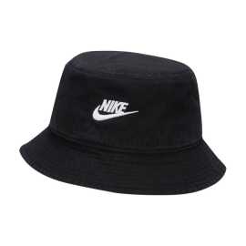 Nike Apex M. Tvoj nový najobľúbenejší „bucket“ Hľadáš spoločníka, ktorý ťa zachráni, keď máš „bad hair day“, alebo keď sa proste chceš vyznať? KlobúkNikeFuturaje presne ten kúsok, ktorý si nasadíš a už ho nebudeš chcieť zložiť. Má v sebe šarm deväťdesiatych rokov, ale vďaka modernému strihu je absolútne aktuálny. Výhody  Bavlnený komfort: Mäkký a priedušný materiál pre pohodlie po celý deň. Retro vzhľad: Štýlová vypraná úprava, ktorá s každým nosením vyzerá lepšie. Univerzálny strih: Stredne vysoký profil, ktorý sadne každému. Nike DNA: Klasické vyšívané logo Futura ako znak kvality.   Obleč si ich k tričku alebo mikine a vyraz von s poriadnou dávkou sebavedomia.