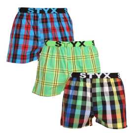 3PACK pánske trenky Styx športová guma viacfarebné (3B11123) L, trenírky. Pánske šortky Styx ponúkajú českú kvalitu a maximálne pohodlie
Hľadáte šortky, ktoré v sebe spájajú štýl, pohodlie a prvotriednu kvalitu? Potom sú tieto šortky Styx určené práve pre vás! Poskytnú vám dokonalú priedušnosť a pohodlie na každodenné nosenie. Vďaka prepracovanému strihu perfektne sedia a sú vhodné nielen na bežné nosenie, ale zvládnu aj náročnejšie športové aktivity alebo domáci relax.
Vysokokvalitná bavlna pre dokonalé pohodlie
Šortky sú vyrobené z prvotriednej 100 % bavlny, ktorá je nielen mäkká na dotyk, ale aj úžasne priedušná. To znamená, že sa budete cítiť sviežo a pohodlne aj pri celodennom nosení. Bavlna je navyše hypoalergénna, čo ocenia aj ľudia s citlivejšou pokožkou. Tento materiál je tiež dostatočne odolný, aby vydržal časté pranie a stále si zachoval svoju mäkkosť a žiarivé farby.
Klasický strih a moderný vzhľad
Vďaka voľnému strihu sa v týchto šortkách budete cítiť úplne pohodlne, pretože poskytujú dostatok priestoru na prirodzený pohyb. Pevná, ale pohodlná tkaná guma s logom Styx dodáva šortkám moderný, športový vzhľad a zároveň zabezpečuje, že spodná bielizeň zostane dokonale na svojom mieste. Obľúbený károvaný vzor je nadčasový a nikdy nevyjde z módy, takže šortky sa skvele hodia do každého šatníka.
Prečo by ste určite mali vyskúšať šortky Styx

100 % bavlna pre maximálne pohodlie: Šortky sú vyrobené z vysokokvalitnej bavlny, ktorá je mäkká, priedušná a jemná k pokožke, čo zaručuje pohodlie počas celého dňa.
Športový tkaný elastický: Pevná, ale pohodlná guma s logom Styx drží šortky na mieste bez nepríjemného zarezávania alebo uvoľňovania.
Česká výroba a kvalitné spracovanie: Styx je tradičná česká značka, ktorá sa pýši precíznym spracovaním, odolnosťou a dlhou životnosťou výrobkov.

Česká značka Styx ponúka zábavu aj prvotriednu kvalitu
Spodnú bielizeň Styx si obľúbia najmä tí, pre ktorých je dôležitá individualita. Trenírky Styx hrajú všetkými farbami a okamžite vám zdvihnú náladu a sebavedomie. Okrem toho sa môžete tešiť aj na prvotriedne materiály a spracovanie. Farebné pánske spodky Styx sú skvelou voľbou aj ako darček, pretože nimi jednoducho nemôžete nič pokaziť. Navyše sú kompletne ušité v Českej republike.
Ako sa starať o šortky Styx?
Aby ste si šortky udržali dlho v skvelej kondícii, odporúčame dodržiavať tieto tipy.

Pranie: Odporúčame prať pri teplote 30 °C, aby si bavlna zachovala svoju mäkkosť a farby zostali sýte.
Sušička: Sušenie v sušičke sa neodporúča, aby sa materiál nezrazil. Najlepšie je šortky sušiť na vzduchu.
Žehlenie: Bavlnu je možné žehliť, ale odporúča sa nižšia teplota, aby nedošlo k poškodeniu látky.

Tip: Staňte sa expertom na údržbu spodnej bielizne vďaka radám v našom článku a doprajte svojim obľúbeným kúskom starostlivosť, ktorú si zaslúžia.