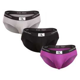 3PACK slip homme Calvin Klein multicolore (NB3531A-LX5) M.
Ces superbes slips Calvin Klein plairont à tous les hommes.
La matière agréable et les ourlets souples s'adaptent parfaitement au corps. Les slips sont bien ajustés et vous n'avez pas à craindre qu'ils vous coupent.
Pour en savoir plus, consultez les informations sur les produits classiques.