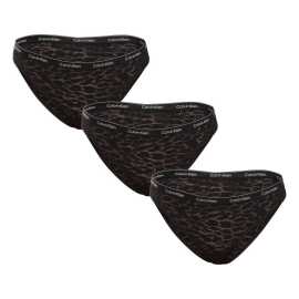 3PACK dámske nohavičky Calvin Klein čierne (QD5069E-UB1) L.
Podčiarknite svoju osobnosť kvalitnou spodnou bielizňou a doprajte si pohodlie s dámskymi nohavičkami Calvin Klein, ktoré spájajú ikonický dizajn a praktický strih.
Ľahké, priedušné a dokonale pružné
Materiál s vysokým obsahom nylonu je ľahký, jemný na dotyk a dokonale odvádza vlhkosť.
Športová elegancia s dávkou ženskosti
Nohavičky majú klasický nižší strih s vykrojenými bokmi, ktoré opticky predlžujú nohy.
Prečo si nohavičky Calvin Klein zamilujete

Pohodlný materiál, ktorý s vami „dýcha“ a pekne sa prispôsobí vášmu telu.
Atraktívny dizajn a štýlová tkaná guma s logom.
Prémiová kvalita od značky Calvin Klein, ktorá vás nesklame.

Spodnú bielizeň Calvin Klein milujú ľudia na celom svete
Výnimočná spodná bielizeň Calvin Klein patrí k stáliciam módneho priemyslu.
Ako sa starať o spodnú bielizeň Calvin Klein
Aby vaše obľúbené nohavičky zostali dlho v skvelom stave, odporúčame dodržiavať tieto tipy na údržbu.

Pranie: Per na 30 ° C, ideálne ručne alebo v ochrannom vrecku.
Sušenie: Nohavičky môžeš sušiť v sušičke, ale na najnižšiu teplotu.
Žehlenie: Nežehliť – vďaka hladkému povrchu nie je žehlenie nutné a mohlo by poškodiť elastické vlákna.

Tip: Vaša obľúbená spodná bielizeň si zaslúži šetrné zaobchádzanie.