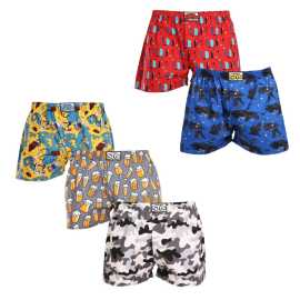 5PACK short hombre Styx art classic goma multicolor (5A1377909) XL.
Regálate estilo y comodidad con los pantalones cortos para hombre Styx, de colores vivos y diseños originales.
Material suave para una mayor comodidad durante todo el día
Los pantalones cortos Styx están hechos de algodón 100%, que ofrece suavidad y transpirabilidad incluso durante todo el día.
Diseño original y ajuste cómodo
Los shorts Styx aportarán alegría y un estilo único a tu armario gracias a sus atrevidos colores y originales estampados.
¿Por qué comprar pantalones cortos Styx?

Fabricado en la República Checa con especial atención a la calidad y la precisión.


Material 100% algodón para mayor suavidad y comodidad.


Diseños originales y divertidos que te diferenciarán.

Calidad de la República Checa, eso es ropa interior Styx
La ropa interior Styx se fabrica íntegramente en la República Checa.
Cómo cuidar los pantalones cortos Styx
Para mantener la calidad y la comodidad de sus pantalones cortos, siga estas directrices:

Lavandería: Lavar a una temperatura máxima de 30 °C para mantener los colores intensos y el algodón suave.


Secado: No recomendamos secarlos en la secadora, mejor dejarlos secar al aire libre.


Planchado: Para conseguir un aspecto liso, puede planchar los pantalones cortos a baja temperatura.

Consejo: Conviértete en una experta en mantenimiento de lencería con los consejos de nuestro artículo y dale a tus piezas favoritas el cuidado que se merecen.