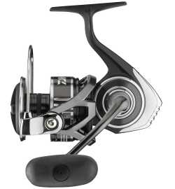 Daiwa navijak bg mq 3000 d xh.
 Brzdná síla: 2500/3000: 10kg, 4000-6000: 12kg, 8000/10000: 15kg, 20000: 20kg 
   
 Monocoque® hliníkové tělo ► 6 kuličkových ložisek ► Silné převody TOUGH DIGIGEAR® ► Brzdný systém ATD™ ► Karbonové brzdné disky ► Anti-reverzní systém Infinite® ► Křížové navíjení vlasce Cross Wrap® ► Hliníková cívka pro daleké náhozy ABS® ► Soustružená hliníková rukojeť ► Rukojeť Hi-Grip ► Rolnička Twist Buster® II ► Od velikosti 6000 manuální překlapeč