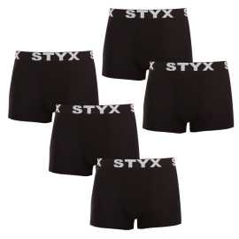 5PACK Herren Klassische Boxershorts  Styx sportlicher Gummi  oversized schwarz (5R960) 4XL.
Gönnen Sie sich Komfort für den ganzen Tag mit den Styx Boxershorts für Männer in einer klassischen Farbgebung.
Hochwertiges Material für maximalen Komfort
Die Boxershorts sind aus einer hochwertigen Mischung aus Baumwolle und Kunstfasern gefertigt.
Praktisches Design und tschechische Präzision
Styx Boxershorts haben kürzere Beine, die nirgends einrollen und Ihnen maximale Bewegungsfreiheit bieten.
Warum Styx Boxershorts wählen

Tschechische Qualität: Entworfen und hergestellt in der Tschechischen Republik, was eine hohe Qualität der Verarbeitung garantiert.
Hochwertige Materialien: Kombination aus Baumwolle, Modal und Elastan für maximalen Komfort.
Universelles Design: Kürzere Beine und modisch-sportlicher Gummizug für jede Gelegenheit.

Styx-Unterwäsche ist eine der beliebtesten
Die tschechische Marke Styx ist bei den Kunden vor allem für ihre Shorts mit neuartigen Mustern in kräftigen Farben bekannt.
Wie pflege ich meine Styx-Boxershorts richtig?

Wäscherei: Bei 30°C mit einem milden Waschmittel waschen, damit das Material weich und bequem bleibt.
Trocknen: Es wird nicht empfohlen, Boxershorts im Wäschetrockner zu trocknen, sondern an der Luft zu trocknen, damit sie ihre Form behalten.
Bügeln: Falls erforderlich, bügeln Sie bei niedriger Temperatur, um die Weichheit des Materials zu erhalten.

Tip: Werden Sie ein Experte für die Pflege von Unterwäsche mit den Ratschlägen in unserem Artikel und geben Sie Ihren Lieblingsstücken die Pflege, die sie verdienen.