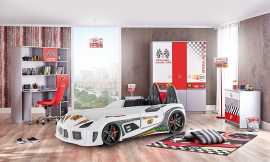 Detská izba ii grand prix plus - biela/červená/šedá.

 

Luxusné auto posteľ Grand Prix Plus je dizajnovo ešte o level vyššie ako jej predchodca.

 

Zaujímavým prvkom je aj písací stôl poskytujúci perfektné zázemie pre štúdium aj zábavu.

 

Trojdverová šatníková skriňa verne prináša závodnú atmosféru a miestnosť oživuje mnohými farbami.

 

Detská komoda so štyrmi farebnými šuplíkmi a vzorom šachovnice poskytuje živý vzhľad a veľkú úložnú kapacitu.

 

Zostavu dolaďuje nočný stolík v atraktívnej kombinácii šedej a červenej farby.

 

Detská izba I Grand Prix Plus sa skladá z týchto prvkov:


	Posteľ auto 90x190 Grand Prix Plus - biela- 128x67x230cm (š, v, h)
	Písací stôl s knižnicou Grand Prix - 141x173x60cm (š, v, h)
	Šatníková skriňa 3D Grand Prix - 140x193x57cm (š, v, h)
	Detská komoda Grand Prix - 80x61x48cm (š, v, h)
	Detský nočný stolík Grand Prix - 47x35x40cm (š, v, h)



Všetok nábytok patriaci do kolekcie Grand Prix nájdete nižšie v súvisiacom tovare.