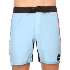 Bademode für Männer Rip Curl übergroß mehrfarbig (035MBO-90) XXL.
Wenn Sie auf der Suche nach bequemer, funktioneller und stylischer Bademode sind, sind die Rip Curl Shorts für Männer die richtige Wahl!
Leichtes und flexibles Material für maximalen Komfort
Die Bademode besteht aus hochwertigen Kunstfasern, die ihr Leichtigkeit, Flexibilität und schnelltrocknende Eigenschaften verleihen.
Tolle Passform und praktische Details
Der sportliche Schnitt dieses Badeanzugs sorgt für perfekte Bewegungsfreiheit, sodass Sie sich bei jeder Aktivität wohlfühlen werden.
Warum Rip Curl Bademode in Ihrem Kleiderschrank nicht fehlen sollte

Flexibles und schnell trocknendes Material: Hochwertige Kunstfasern für Komfort und Bewegungsfreiheit.
Sportlicher Schnitt und elastischer Bund: Er sitzt perfekt und bleibt auch bei aktiver Bewegung an seinem Platz.
Langlebigkeit und Funktionalität: Ideal für Sport, Wasseraktivitäten und den täglichen Gebrauch im Sommer.

Rip Curl bringt Unterwäsche für aktive Männer
Die australische Marke Rip Curl konzentriert sich seit den 1970er Jahren auf die Herstellung von Bademode, insbesondere von Herren-Bademode und Badeshorts.
Wie pflegt man Rip Curl-Badebekleidung?
Damit Ihre Bademode möglichst lange in Form bleibt, empfehlen wir Ihnen:

Waschen: Bei 30°C mit einem milden Waschmittel waschen, um die Elastizität des Materials zu schützen.
Trocknen: Nicht für den Trockner geeignet, am besten an der Luft trocknen lassen.
Bügeln: Nicht bügeln, das Material ist knitterfrei.

Tip: Die Wahl eines Badeanzugs, der Ihnen perfekt passt und Ihren Stil unterstreicht, kann ein langer Weg sein.