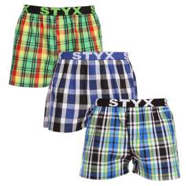 3PACK Herren Boxershorts Styx sportlicher Gummizug mehrfarbig (3B11789) L.
Sie sind auf der Suche nach Shorts, die Stil, Komfort und erstklassige Qualität vereinen?
Hochwertige Baumwolle für perfekten Komfort
Die Shorts sind aus hochwertiger 100%iger Baumwolle gefertigt, die sich nicht nur weich anfühlt, sondern auch wunderbar atmungsaktiv ist.
Klassischer Schnitt und moderner Look
Dank der lockeren Passform werden Sie sich in diesen Shorts rundum wohlfühlen, denn sie bieten viel Raum für natürliche Bewegungen.
Warum Sie unbedingt Styx-Shorts ausprobieren sollten

100% Baumwolle für maximalen Komfort: Die Shorts bestehen aus hochwertiger Baumwolle, die weich, atmungsaktiv und hautfreundlich ist und den ganzen Tag über für Komfort sorgt.
Sportlich gewebter Gummi: Das feste, aber bequeme Styx-Logo-Gummiband hält die Shorts an Ort und Stelle, ohne unangenehm einzuschneiden oder sich zu lockern.
Tschechische Produktion und hochwertige Verarbeitung: Styx ist eine tschechische Traditionsmarke, die auf präzise Verarbeitung, Haltbarkeit und Langlebigkeit ihrer Produkte stolz ist.

Die tschechische Marke Styx bietet Spaß und Premiumqualität
Styx-Unterwäsche ist besonders bei denjenigen beliebt, denen Individualität wichtig ist.
Wie pflege ich die Styx-Shorts?
Damit Ihre Shorts lange in Form bleiben, empfehlen wir die folgenden Tipps.

Waschen: Wir empfehlen, das Kleidungsstück bei 30 °C zu waschen, damit die Baumwolle ihre Weichheit behält und die Farben kräftig bleiben.
Trockner: Das Trocknen im Wäschetrockner wird nicht empfohlen, um ein Schrumpfen des Materials zu vermeiden.
Bügeln: Baumwolle kann gebügelt werden, aber wir empfehlen eine niedrigere Temperatur, um den Stoff nicht zu beschädigen.

Tip: Werden Sie ein Experte für die Pflege von Unterwäsche mit den Ratschlägen in unserem Artikel und geben Sie Ihren Lieblingsstücken die Pflege, die sie verdienen.