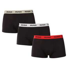 3PACK pánske boxerky HUGO čierne (50532611 977) S, trenky.
Stavte na nadčasovú eleganciu a špičkový komfort s pánskymi boxerkami HUGO.
Materiál, ktorý vám dokonale padne
Kombinácia vysokokvalitnej bavlny s prímesou elastanu zaručuje optimálnu kombináciu pohodlia a pružnosti.
Štýl, ktorý hovorí sám za seba
Striedma farebnosť je vhodná pre všetkých mužov, ktorí nemajú radi módne výstrelky.
Prečo si zamilujete boxerky HUGO

Prvotriedny materiál v kombinácii bavlny a elastanu.
Elegantný dizajn v klasických farbách.
Kratšie nohavičky pre väčšie pohodlie.

Spodná bielizeň Hugo pre milovníkov pohodlia a luxusu
Značka spodnej bielizne Hugo patrí do rodiny odevov Hugo Boss a vyniká kvalitnými materiálmi a precíznym spracovaním.
Ako sa starať o boxerky HUGO
Aby vaše obľúbené boxerky dlho vydržali, odporúčame dodržiavať tieto tipy.

Pranie: Per je pri teplote 40 °C.
Sušenie: Boxerky môžeš sušiť v sušičke na šetrný program.
Žehlenie: Pokiaľ je potrebné, žehli ich naruby pri nižšej teplote.

Tip: Staňte sa expertom na údržbu spodnej bielizne vďaka radám v našom článku a doprajte svojim obľúbeným kúskom starostlivosť, ktorú si zaslúžia.