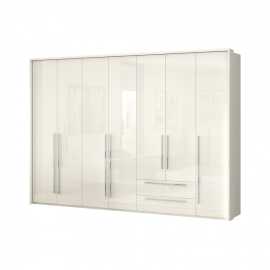 Sedemdverová skriňa tiana-béžová - p74b/pn s osvetlením.

 

Všetky viditeľné strany skrine sú potiahnuté vysoko lesklým UV lakom, ktorý je štyrikrát odolnejší voči fyzickému poškodeniu v porovnaní so štandardným lakom, v tomto prípade odtieňom v teplej béžovej farbe.

 

 

Varianty sedemdverových skríň bez zásuviek:


	P7/PN - Skriňa v základnom prevedení – 317x224x56cm (š, v, h), hmotnosť 276,52kg
	P7A/PN - Skriňa obohatená o ozdobný rám – 322x226x60cm (š, v, h), hmotnosť 299,32kg
	P7B/PN - Skriňa obohatená o ozdobný rám s osvetlením - 322x226x60cm (š, v, h), hmotnosť 299,77kg


Skriňa sa skladá z troch rovnakých dvojdverových častí, ktoré obsahujú vždy tri široké police a jednu širokú šatníkovú tyč.

 

Varianty sedemdverových skríň s jednou zásuvkovou časťou:


	P72/PN - Skriňa v základnom prevedení - 317x224x56cm (š, v, h), hmotnosť 283,23kg
	P72A/PN - Skriňa obohatená o ozdobný rám – 322x226x60cm (š, v, h), hmotnosť 306,03kg
	P72B/PN - Skriňa obohatená o ozdobný rám s osvetlením – 322x226x60cm (š, v, h), hmotnosť 306,48kg


Dvojdverové časti skrine bez zásuviek obsahujú vždy tri široké police a jednu širokú šatníkovú tyč.

 

Varianty sedemdverových skríň s dvoma zásuvkovými časťami:


	P74/PN - Skriňa v základnom prevedení - 317x224x56cm (š, v, h), hmotnosť 289,94kg
	P74A/PN - Skriňa obohatená o ozdobný rám – 322x226x60cm (š, v, h), hmotnosť 312,74kg
	P74B/PN - Skriňa obohatená o ozdobný rám s osvetlením – 322x226x60cm (š, v, h), hmotnosť 313,19kg


Dvojdverová časť skrine bez zásuviek obsahuje tri široké police a jednu širokú šatníkovú tyč.

 

Varianty sedemdverových skríň s tromi zásuvkovými časťami:


	P76/PN - Skriňa v základnom prevedení - 317x224x56cm (š, v, h), hmotnosť 296,65kg
	P76A/PN - Skriňa obohatená o ozdobný rám – 322x226x60cm (š, v, h), hmotnosť 319,45kg
	P76B/PN - Skriňa obohatená o ozdobný rám s osvetlením – 322x226x60cm (š, v, h), hmotnosť 319,9kg


Každá z dvojdverových častí so zásuvkami ponúka okrem dvoch zásuviek aj jednu policu a jednu šatníkovú tyč.

 

Pomocou doplnkového vybavenia, ktoré nájdete v súvisiacom tovare nižšie, si môžete každú zo skríň ešte viac prispôsobiť svojim potrebám.

Všetky produkty z kolekcie Tiana nájdete nižšie v súvisiacom tovare.