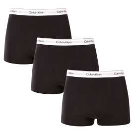 3PACK herenboxershort Calvin Klein zwart (NB4286-UB1) XL.
Deze set van drie zwarte Calvin Klein herenboxershorts is de perfecte keuze voor dagelijks gebruik, vooral voor modebewuste mannen.
Kwaliteitsmateriaal voor maximaal comfort
Calvin Klein boxershorts zijn gemaakt van een mix van katoen en elastaan, wat zorgt voor comfort, ademend vermogen en flexibiliteit.
Tijdloos elegant ontwerp met langere poten
Deze stijlvolle boxerslip heeft langere pijpen die zorgen voor een betere bedekking en meer comfort tijdens het dragen.
Redenen waarom je van Calvin Klein boxers zult houden

Ademend katoen: Een materiaal dat je maximaal comfort en frisheid geeft.


Flexibiliteit dankzij elastaan: Het past zich aan je figuur aan en zorgt voor bewegingsvrijheid.


Modeontwerp: Het geeft de boxers een strakke look en zorgt ervoor dat ze perfect op hun plaats blijven zitten.

Hoe verzorg je je nieuwe boxers
Om ervoor te zorgen dat deze boxers zo lang mogelijk meegaan, is het belangrijk om deze richtlijnen te volgen:

Wasgoed: Wassen op 30°C met milde wasmiddelen om de kwaliteit van het katoen en elastaan te behouden.


Drogen: Kan in de droogtrommel op lagere temperaturen.


Strijken: Strijken is niet nodig, de boxers houden hun vorm zelfs zonder te strijken.

Tip: Het juiste ondergoed vinden dat perfect bij je past, kan een uitdaging zijn.