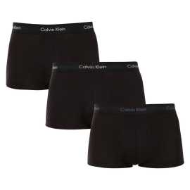 3PACK Moške boksarice Calvin Klein črne (U2664G-VXT) XL.
Ta komplet moških boksaric Calvin Klein ne prinaša le popolnega udobja, temveč tudi brezčasen in sodoben slog.
Kakovosten material za vsakodnevno nošenje
Calvin Kleinove boksarice so izdelane iz vrhunskega bombaža s pridihom elastana, ki zagotavlja mehkobo, zračnost in prožnost.
Krajše spodnjice za največjo svobodo gibanja
Calvin Kleinove bokserke imajo krajše noge, zato so idealna izbira za tiste, ki imajo raje svobodnejše gibanje in minimalne omejitve.
Prednosti, ki jih boste cenili vsak dan

Dihajoč bombaž: Ohranja svežino ves dan.


Prožnost zaradi elastana: Boksarice se popolnoma prilagodijo vašemu telesu in ne omejujejo gibanja.


Elegantna tkana guma: Logotip Calvin Klein daje bokserkam brezčasen videz.

Spodnje perilo Calvin Klein vam omogoča edinstven slog
Moško spodnje perilo Calvin Klein je ena od stalnic modne industrije.
Kako skrbeti za boksarice Calvin Klein
Če želite zagotoviti, da boksarice dolgo ohranijo svojo kakovost in udobje, priporočamo, da upoštevate naslednje smernice:

Pralnica: Bokserice perite pri 30 °C, da ohranite mehkobo materiala.


Sušenje: Lahko se varno posuši v sušilnem stroju pri nizkih temperaturah.


Likanje: Bokserjev ni treba likati.

Nasvet: Iskanje pravega spodnjega perila, ki se vam popolnoma prilega, je lahko izziv.