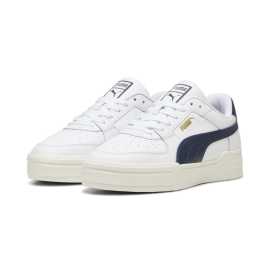 Puma CA Pro Classic 42. PUMA CA: Ikonický štýl pre moderný streetwearPUMA CA Pro staví na ikonickom vzhľade pôvodnej PUMA California z 80. rokov, ale s moderným twistom. Pripomína staré dobré časy s perforáciou na špičke, ktorá odkazuje na pôvodný dizajn. Zároveň však prináša nové prvky, vďaka ktorým vyzerá sviežo a štýlovo. S koženým svrchným materiálom a semišovým pruhom je to bota, ktorá skvele vyzerá a ešte lepšie sa nosí.Výhody:Retro prvky: Perforácia na špičke inšpirovaná pôvodným modelom.Kombinácia materiálov: Kožený svrchný materiál a semišový pruh pre moderný, ale štýlový vzhľad.Klasický a moderný dizajn: Spojenie pôvodného dizajnu s modernými prvkami.Univerzálny štýl: Skvele sa hodí ku akémukoľvek outfitu – od streetwearu po ležérny vzhľad.Pohodlie na každom kroku: Kvalitné materiály zabezpečia pohodlie aj pri celodennom nosení.Vrch - koža  Kožené vrchy nemajú konkurenciu, čo sa prispôsobivosti týka. Po pár noseniach ti bude pripadať, že boli stvorené priamo pre teba. Trošku sa navyše roztiahnu a spohodlnia, takže sa neboj, pokiaľ ti najskôr pripadajú trochu tesnejšie a tvrdšie. Koža je navyše skvelá v odolnosti a dobre sa udržuje.Podrážka - guma  S gumovou podrážkou sa proste nedá nič pokaziť. Dlho vydrží, ľahko sa čistí a má skvelú trakciu.