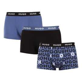 3PACK pánske boxerky BOSS viacfarebné (50532550 976) S, trenky.
Doprajte si dokonalé pohodlie a nadčasový štýl s pánskymi boxerkami BOSS.
Prémiový materiál pre maximálne pohodlie
Boxerky sú vyrobené z vysokokvalitnej zmesi bavlny a elastanu, ktorá poskytuje dokonalú kombináciu jemnosti, priedušnosti a pružnosti.
Štýlový dizajn a elegantný vzhľad
Klasický dizajn s decentným logom BOSS na tkanej elastickej časti dodáva boxerkám moderný a sofistikovaný vzhľad.
Prečo si boxerky BOSS zamilujete

Prvotriedna bavlna: Mäkké, priedušné a príjemné na telo.
Elastický pás s logom BOSS: Štýlové a pohodlné.
Dlhšie nohavičky: Ideálne pod oblek a na šport.
Pružný materiál: Dokonale sa prispôsobí vášmu telu.

Spodná bielizeň BOSS je povinnou výbavou všetkých štýlových mužov.
Značka BOSS vznikla odčlenením od známeho výrobcu oblečenia Hugo Boss ako línia výrobkov pre mužov, ktorí majú radi kvalitné kúsky a nadčasový vzhľad.
Ako sa starať o boxerky BOSS?
Aby si vaše nové boxerky zachovali svoj tvar a kvalitu čo najdlhšie, odporúčame dodržiavať tieto pokyny:

Pranie: Per na 30 ° C s podobnými farbami a jemným pracím prostriedkom.
Sušenie: Môžeš ich sušiť v sušičke na nízku teplotu, ale pre dlhšiu životnosť odporúčame sušenie na vzduchu.
Žehlenie: Pokiaľ je potrebné, žehli na nízku teplotu.

Tip: Nájsť ten správny kus spodnej bielizne, ktorý vám dokonale padne, môže byť náročné.