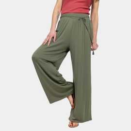 Bushman pants Farina green 42P.
 
 * The looser flowing cut of this piece is intentional.