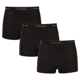 3PACK pánske boxerky Calvin Klein čierné (NB4286-YFE) S, trenky.
Užívajte si maximálne pohodlie a luxus s pánskymi boxerkami Calvin Klein.
Kvalitný materiál pre celodenné pohodlie
Tieto boxerky sú vyrobené z prvotriednej zmesi bavlny a elastanu.
Elegantný dizajn a praktický strih
Tkaná guma s kontrastným logom Calvin Klein vytvárajú štýlový a nadčasový vzhľad.
Prečo si zamilujete boxerky Calvin Klein

Prvotriedny materiál: Kombinácia bavlny a elastanu zaručuje mäkkosť, priedušnosť a elasticitu pre maximálne pohodlie počas celého dňa.


Štýlový dizajn: Ikonické logo Calvin Klein s vyšívanou gumou dodáva boxerkám elegantný vzhľad vhodný na každú príležitosť.


Praktický strih: dlhšie nohavice a prispôsobivý strih poskytujú väčšie pohodlie a voľnosť pohybu, ideálne na bežné nosenie, do práce aj na voľný čas.

Spodnú bielizeň Calvin Klein milujú ľudia na celom svete
Pánska spodná bielizeň Calvin Klein patrí k stáliciam módneho priemyslu.
Ako sa starať o boxerky Calvin Klein
Aby si vaše nové boxerky zachovali svoj vzhľad a kvalitu čo najdlhšie, dodržiavajte tieto jednoduché pokyny:

Pranie: Perte ich pri maximálnej teplote 30 °C.


Sušenie: Sušenie v bubnovej sušičke sa neodporúča - najlepšou voľbou je sušenie na vzduchu.


Žehlenie: Boxerky nie je potrebné žehliť, čím ušetríte čas a námahu.

Tip: Hľadanie obľúbenej spodnej bielizne môže byť beh na dlhé trate, preto chceme, aby vám obľúbené kúsky dlho vydržali.