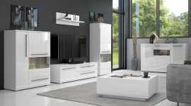 Obývacia izba s osvetlením tiana - biela.

 

 

Nábytok žiari vďaka vysokému lesku v krištáľovo bielej farbe.

 

 

Harmonický set obsahuje konferenčný stolík s dvoma šuplíkmi, trojdverovú komodu s osvetlením, strednú vitrínu s osvetlením, kombinovanú vitrínu s osvetlením, televízny stolík so skrinkou a dvoma šuplíkmi, a tiež krátku policu.

 

 

Obývacia izba s osvetlením Tiana - biela sa skladá z týchto prvkov:


	Kombinovaná vitrína s osvetlením Tiana - 90x123x40cm (š, v, h)
	Stredná vitrína s osvetlením Tiana - 60x161x40cm (š, v, h)
	TV stolík 150 Tiana - 150x46x45cm (š, v, h)
	Polica krátka Tiana - 90x30x21cm (š, v, h)
	Komoda s presklením a osvetlením Tiana - 150 x 85 x 45 cm (š, v, h)
	Konferenčný stolík Tiana - 90x36x90 cm (š, v, h)


 

 

Všetky produkty z kolekcie Tiana nájdete nižšie v súvisiacom tovare.